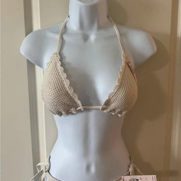 Elegant Cream Crochet Bikini Top - Picture 5 of 8